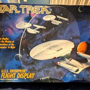 U.S.S. Enterprise Flight Display Model Kit